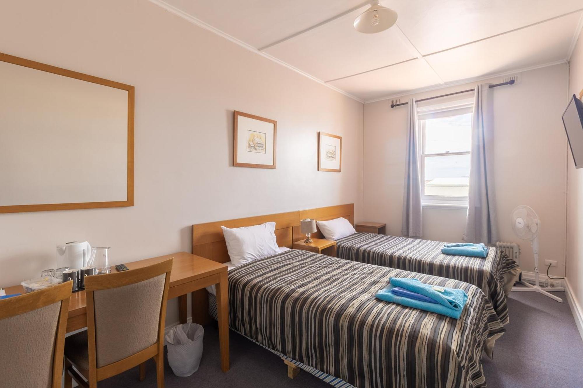 The Victoria Hotel Port MacDonnell Habitación foto